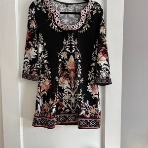 Woman's White House Black Market Tunic Black floral Shirt/Dress Size S